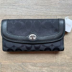 New Coach Wallet